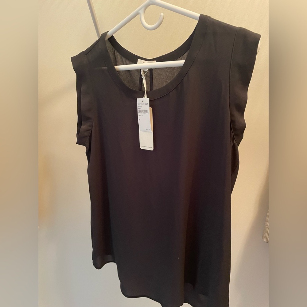 NWT black top